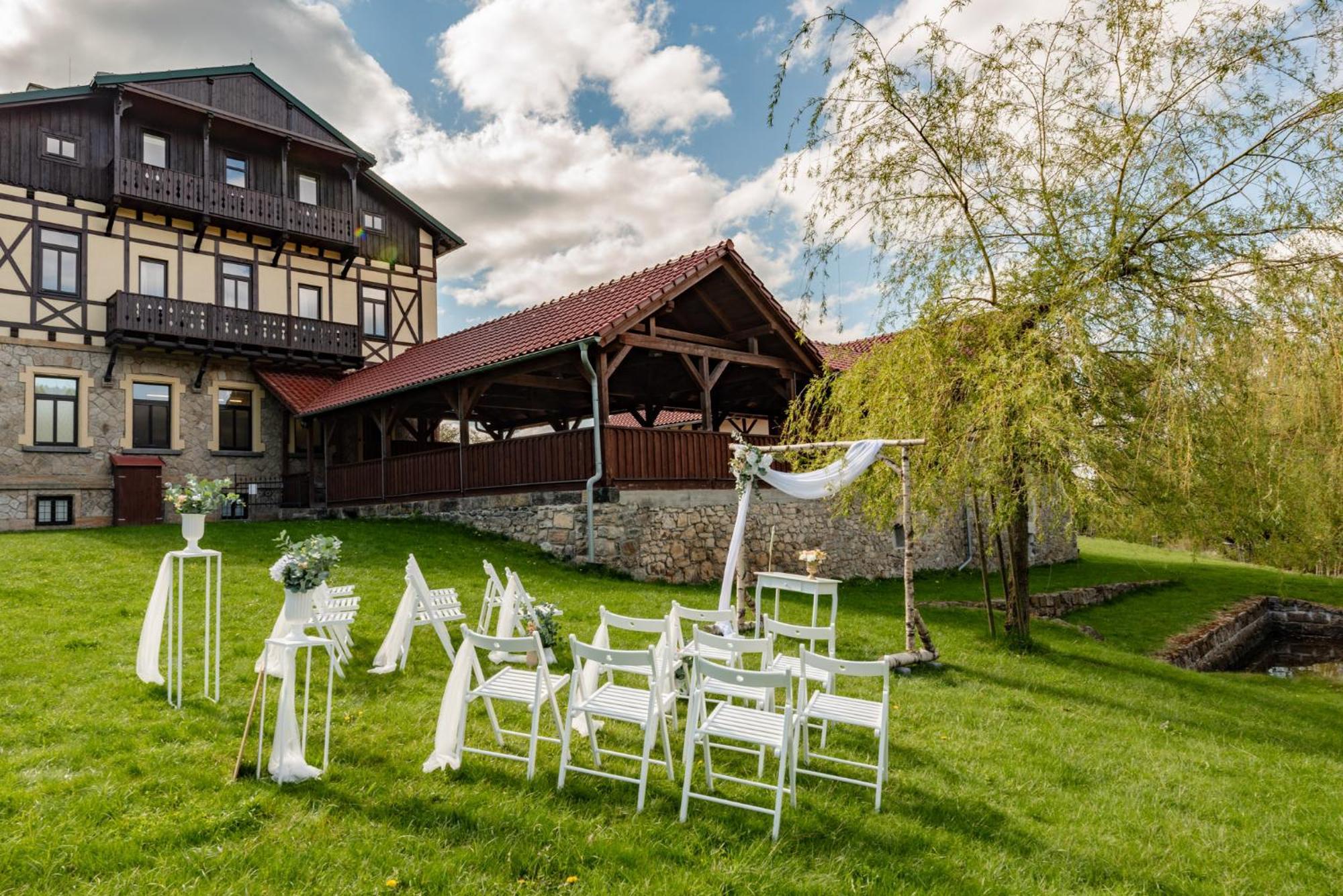 Hotel Svycarsky Dum Sneznik Esterno foto